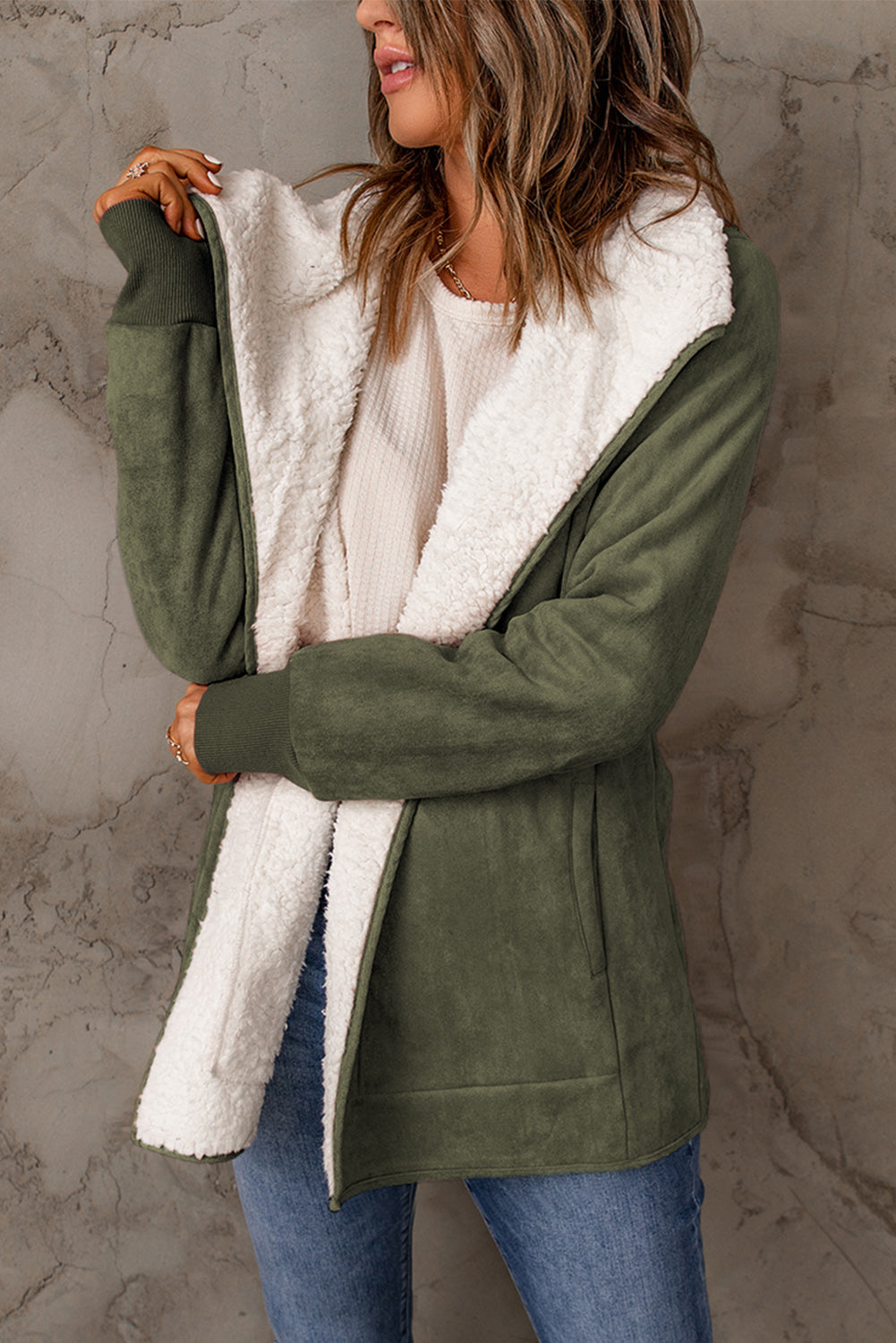 Damenjacke mit offener Front aus Kunstleder und Fleecefutter – trendige Jacke für Damen, vielseitig und bequem 4