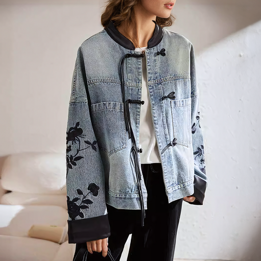 Damen-Jeansjacke im Vintage-Stil aus 100 % Bio-Denim mit bestickten Blütendetails-1