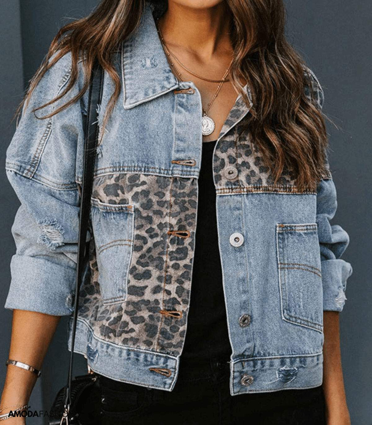 Damen-Jeansjacke im Leopardenmuster – strapazierfähiger Denim mit bequemer Passform für Frühling und Herbst 4