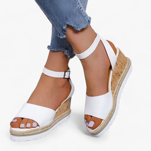 Orthopädische Keilsandalen für Damen aus Veganleder – komfortable Plateausohle mit 3 cm Absatzhöhe und flexibler Passform 1