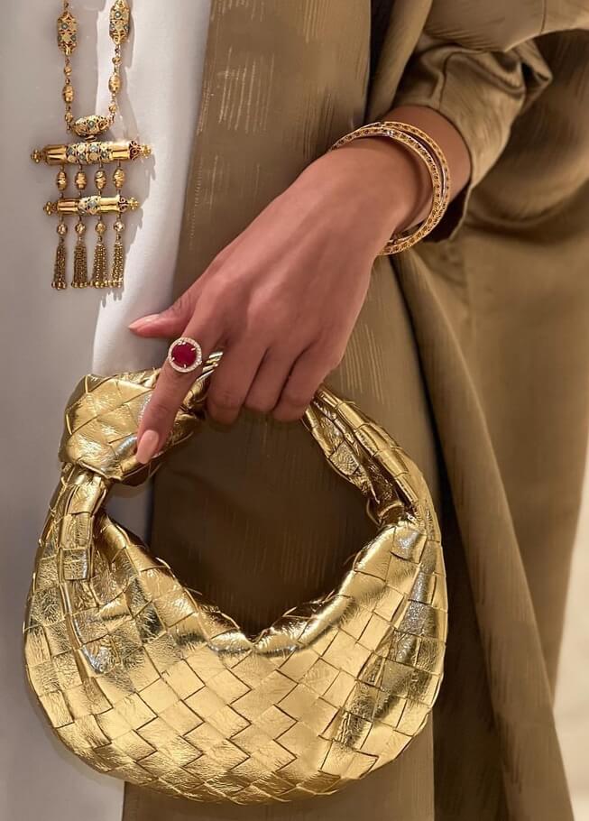Elegante Damen-Satchel aus Kunstleder mit filigranen Details – Schwarz, verstellbarer Schulterriemen, perfekt für Alltag und Freizeit 14