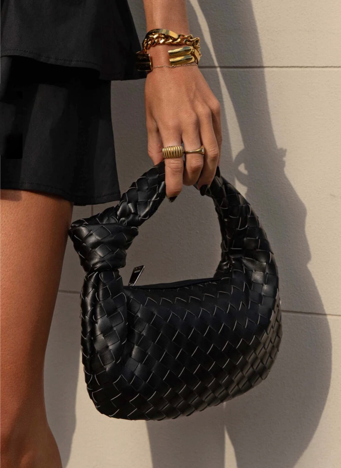 Elegante Damen-Satchel aus Kunstleder mit filigranen Details – Schwarz, verstellbarer Schulterriemen, perfekt für Alltag und Freizeit 3
