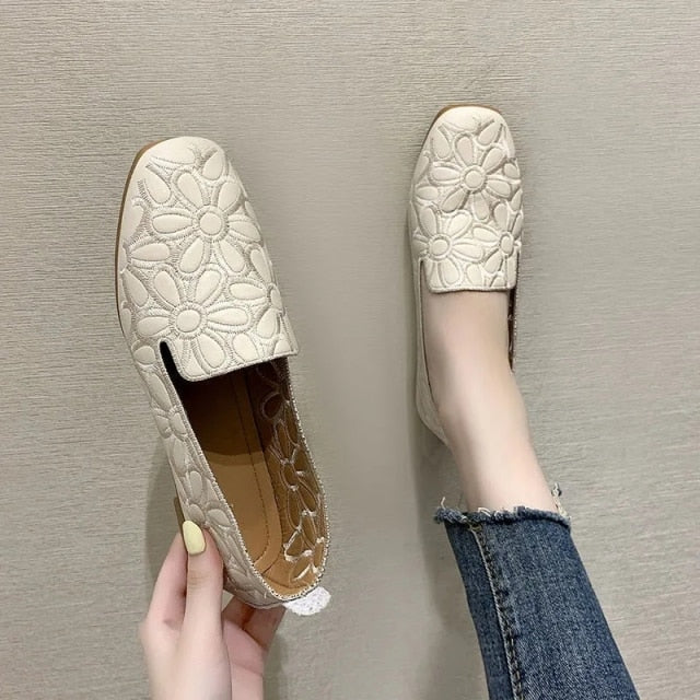 Damen Flache Schuhe Geblümtes Design PU-Leder 10