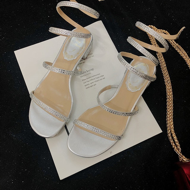 Damen-Sandalen, flach mit Knöchelriemen aus Seide und Strass 10