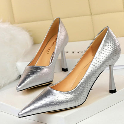 Damen-Pumps, spitze Zehe, Krokodilmuster, Leder-6