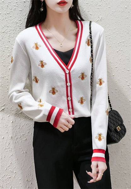 Damen-Strickjacke mit Bienenmotiv aus hochwertigem Material – elegante Passform für Alltag und festliche Anlässe 5