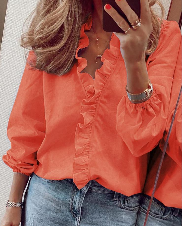Weiße Bluse mit Rüschen und V-Ausschnitt für Damen – leichte und bequeme Bluse aus 100% Polyester 5