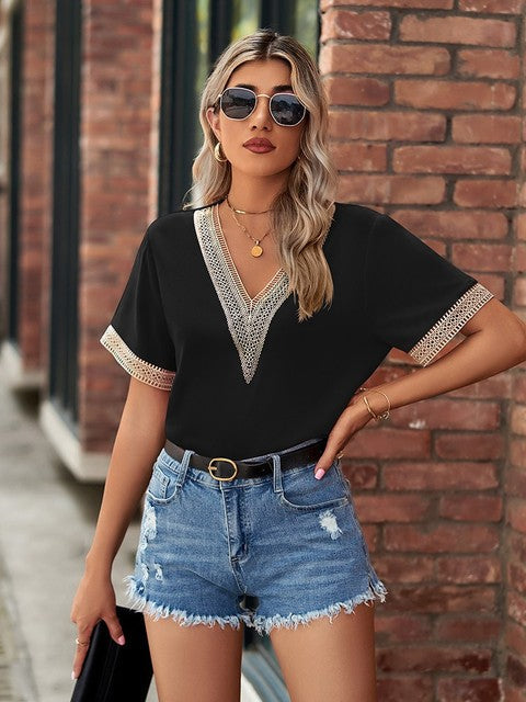 Weiße Damenbluse mit V-Ausschnitt und kurzen Ärmeln aus Polyester – lässige Passform für den Sommer 10